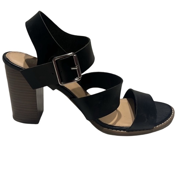 Old Navy Heeled Sandals - Picture 1 of 3